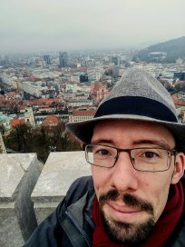 Selbstportrait über den Dächern Ljubljanas